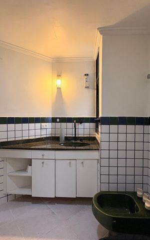 Apartamento à venda com 305m², 4 quartos e 4 vagas Apartamento à venda com 305m², 4 quartos e 4 vagasBanheiro