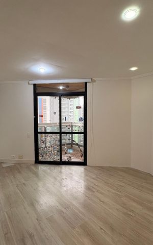 Apartamento à venda com 305m², 4 quartos e 4 vagas Apartamento à venda com 305m², 4 quartos e 4 vagasQuarto 1