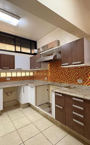 Apartamento à venda com 305m², 4 quartos e 4 vagas Apartamento à venda com 305m², 4 quartos e 4 vagasCozinha