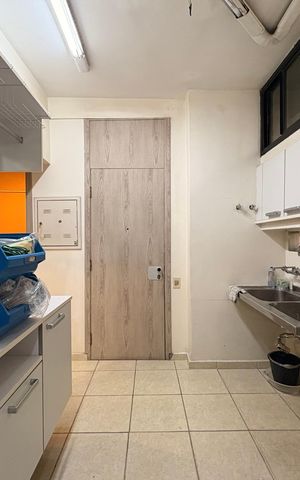 Apartamento à venda com 305m², 4 quartos e 4 vagas Apartamento à venda com 305m², 4 quartos e 4 vagasÁrea de serviço