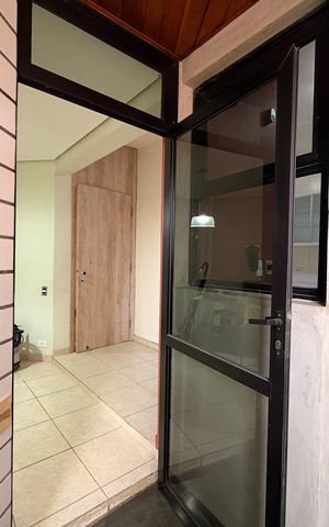 Apartamento à venda com 305m², 4 quartos e 4 vagas Apartamento à venda com 305m², 4 quartos e 4 vagasSacada da cozinha