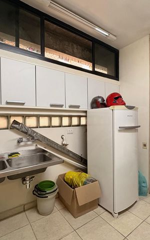 Apartamento à venda com 305m², 4 quartos e 4 vagas Apartamento à venda com 305m², 4 quartos e 4 vagasÁrea de serviço