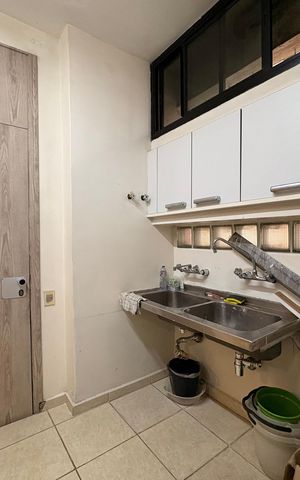 Apartamento à venda com 305m², 4 quartos e 4 vagas Apartamento à venda com 305m², 4 quartos e 4 vagasÁrea de serviço