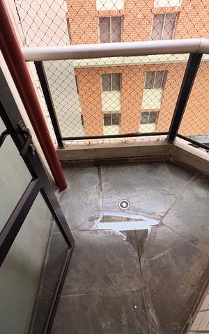 Apartamento à venda com 305m², 4 quartos e 4 vagas Apartamento à venda com 305m², 4 quartos e 4 vagasSacada da cozinha