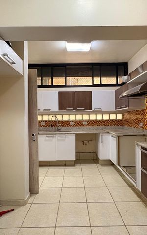 Apartamento à venda com 305m², 4 quartos e 4 vagas Apartamento à venda com 305m², 4 quartos e 4 vagasCozinha
