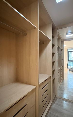 Apartamento à venda com 305m², 4 quartos e 4 vagas Apartamento à venda com 305m², 4 quartos e 4 vagasCloset quarto 2