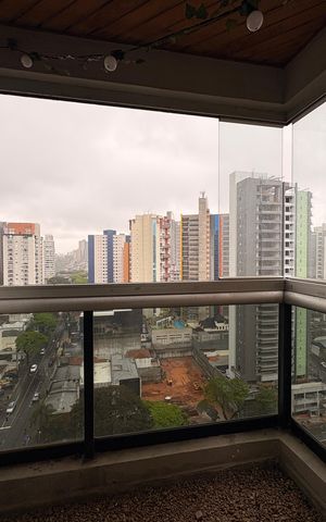 Apartamento à venda com 305m², 4 quartos e 4 vagas Apartamento à venda com 305m², 4 quartos e 4 vagasSacada do quarto 1