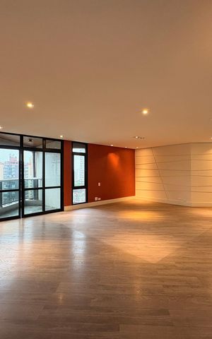 Apartamento à venda com 305m², 4 quartos e 4 vagas Apartamento à venda com 305m², 4 quartos e 4 vagasSala