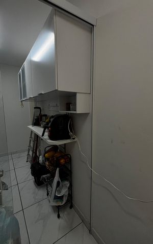 Apartamento à venda com 54m², 2 quartos e 1 vaga Apartamento à venda com 54m², 2 quartos e 1 vagaCozinha e Área de Serviço