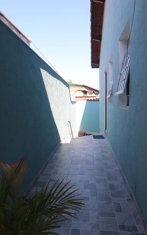 Casa à venda com 63m², 2 quartos e 2 vagasCorredor Lateral