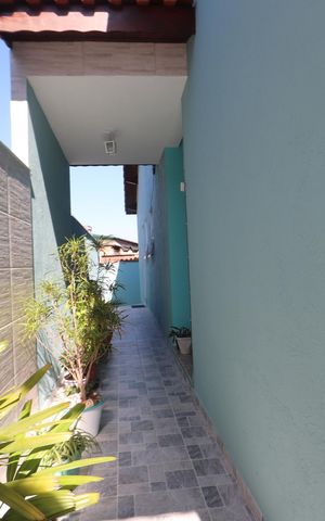 Casa à venda com 63m², 2 quartos e 2 vagasCorredor Lateral
