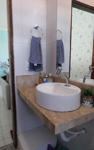 Casa à venda com 63m², 2 quartos e 2 vagasBanheiro