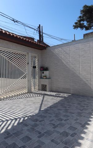 Casa à venda com 63m², 2 quartos e 2 vagasGaragem