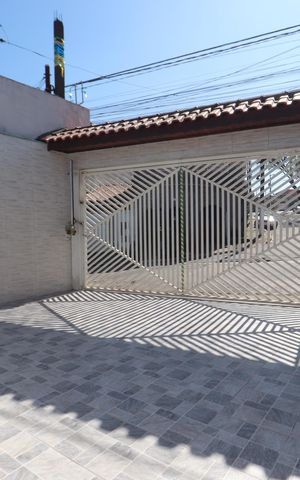 Casa à venda com 63m², 2 quartos e 2 vagasGaragem