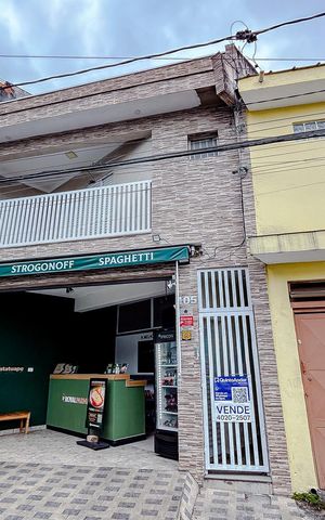 Casa à venda com 120m², 3 quartos e sem vagaFAchada com Plaquinha