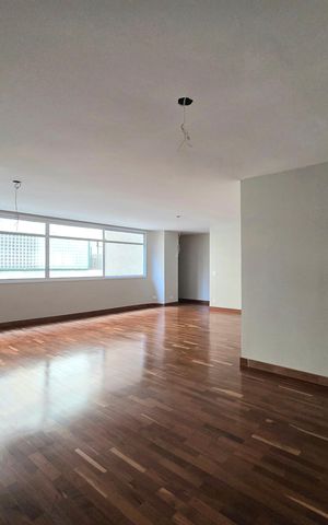 Apartamento à venda com 201m², 4 quartos e 2 vagas Apartamento à venda com 201m², 4 quartos e 2 vagasSala