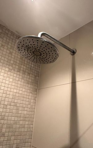 Apartamento para alugar com 75m², 2 quartos e 1 vaga Apartamento para alugar com 75m², 2 quartos e 1 vagaBanheiro social