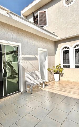 Casa para alugar com 175m², 3 quartos e 3 vagas Casa para alugar com 175m², 3 quartos e 3 vagasQuintal