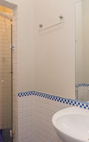 Casa para alugar com 180m², 3 quartos e 1 vaga Casa para alugar com 180m², 3 quartos e 1 vagaBanheiro da Suíte 2