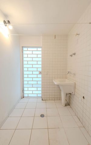 Casa para alugar com 180m², 4 quartos e 1 vaga Casa para alugar com 180m², 4 quartos e 1 vagaÁrea de Serviço
