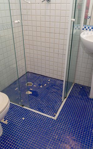 Casa para alugar com 180m², 3 quartos e 1 vaga Casa para alugar com 180m², 3 quartos e 1 vagaBanheiro da Suíte 3