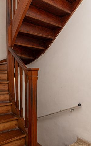 Casa para alugar com 180m², 3 quartos e 1 vaga Casa para alugar com 180m², 3 quartos e 1 vagaEscada
