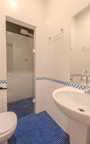 Casa para alugar com 180m², 4 quartos e 1 vaga Casa para alugar com 180m², 4 quartos e 1 vagaBanheiro da Suíte 2