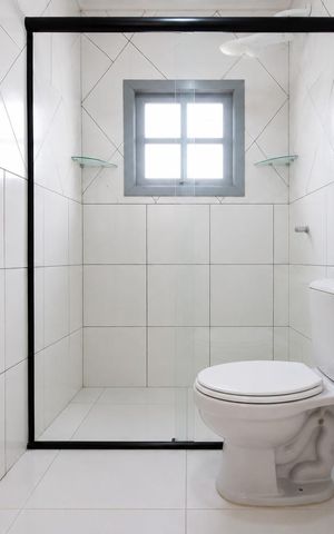 Casa para alugar com 110m², 2 quartos e 2 vagas Casa para alugar com 110m², 2 quartos e 2 vagasBanheiro social