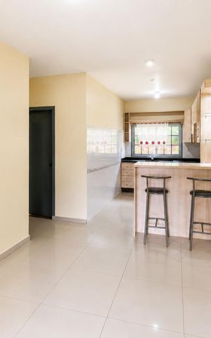 Casa para alugar com 110m², 2 quartos e 2 vagas Casa para alugar com 110m², 2 quartos e 2 vagasSala