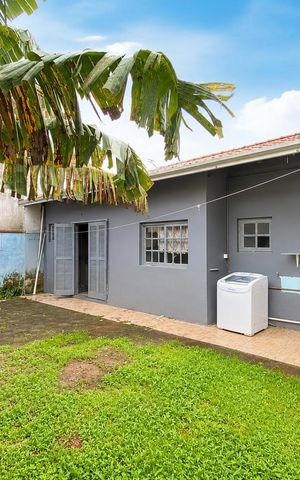 Casa para alugar com 110m², 2 quartos e 2 vagas Casa para alugar com 110m², 2 quartos e 2 vagasÁrea de serviço