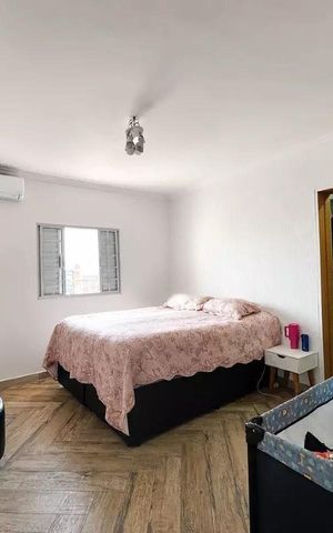 Casa à venda com 130m², 3 quartos e 2 vagas Casa à venda com 130m², 3 quartos e 2 vagasQuarto