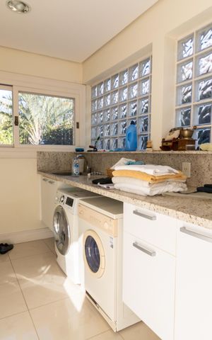 Casa de condomínio para alugar com 386m², 3 quartos e 4 vagas Casa de condomínio para alugar com 386m², 3 quartos e 4 vagasÁrea de Serviço