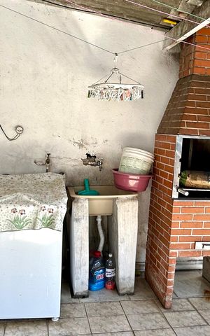 Casa à venda com 150m², 2 quartos e 1 vagaÁrea de Serviço