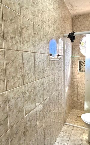 Casa à venda com 150m², 2 quartos e 1 vagaBanheiro 1