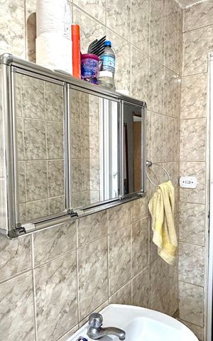 Casa à venda com 150m², 2 quartos e 1 vagaBanheiro 1