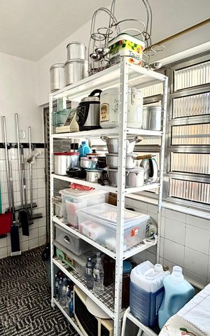 Casa à venda com 60m², 4 quartos e 4 vagas Casa à venda com 60m², 4 quartos e 4 vagasÁrea de serviço
