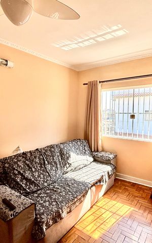 Casa à venda com 60m², 4 quartos e 4 vagas Casa à venda com 60m², 4 quartos e 4 vagasSala