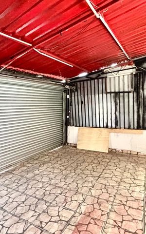 Casa à venda com 60m², 4 quartos e 4 vagas Casa à venda com 60m², 4 quartos e 4 vagasÁrea comum