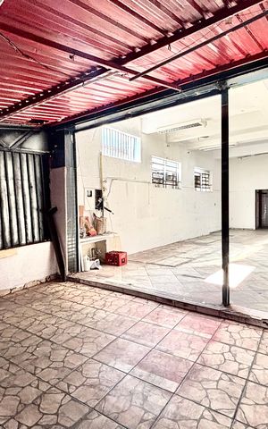Casa à venda com 60m², 4 quartos e 4 vagas Casa à venda com 60m², 4 quartos e 4 vagasÁrea comum