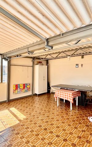 Casa à venda com 60m², 4 quartos e 4 vagas Casa à venda com 60m², 4 quartos e 4 vagasÁrea comum