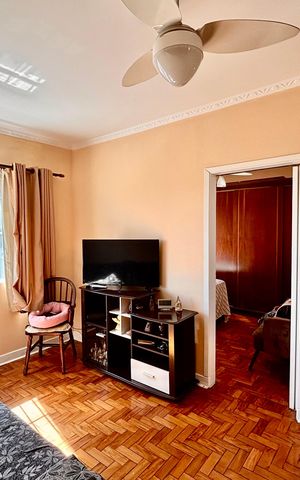 Casa à venda com 60m², 4 quartos e 4 vagas Casa à venda com 60m², 4 quartos e 4 vagasSala