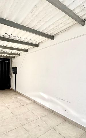 Casa à venda com 60m², 4 quartos e 4 vagas Casa à venda com 60m², 4 quartos e 4 vagasGaragem