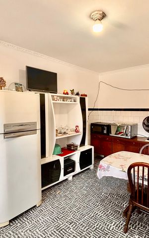 Casa à venda com 60m², 4 quartos e 4 vagas Casa à venda com 60m², 4 quartos e 4 vagasCozinha
