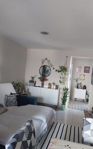 Casa à venda com 120m², 4 quartos e 1 vaga Casa à venda com 120m², 4 quartos e 1 vagaSala