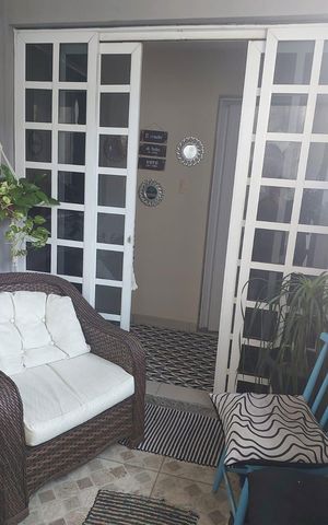Casa à venda com 120m², 4 quartos e 1 vaga Casa à venda com 120m², 4 quartos e 1 vagaÁrea externa