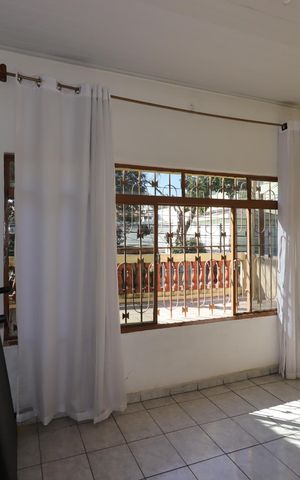 Casa à venda com 160m², 2 quartos e 2 vagasSala 2