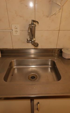 Casa à venda com 160m², 2 quartos e 2 vagasCozinha 