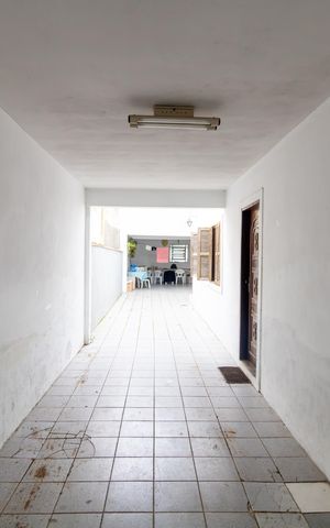 Casa à venda com 242m², 4 quartos e 3 vagas Casa à venda com 242m², 4 quartos e 3 vagasGaragem
