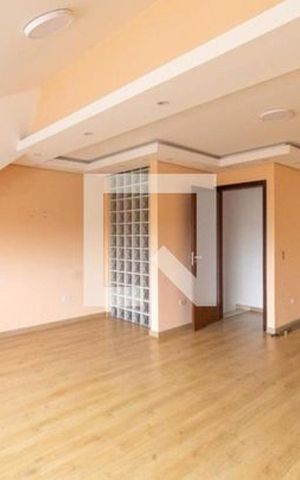 Casa para alugar com 161m², 4 quartos e 3 vagas Casa para alugar com 161m², 4 quartos e 3 vagasAtico