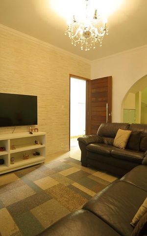 Casa à venda com 183m², 3 quartos e 2 vagasSala
